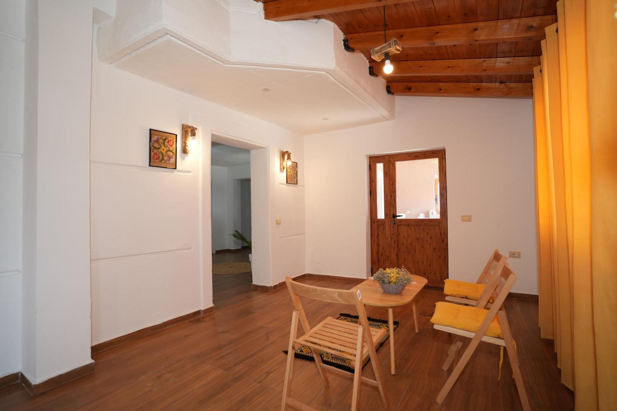 The View Rooms And Terrace Αργυρόκαστρο Εξωτερικό φωτογραφία