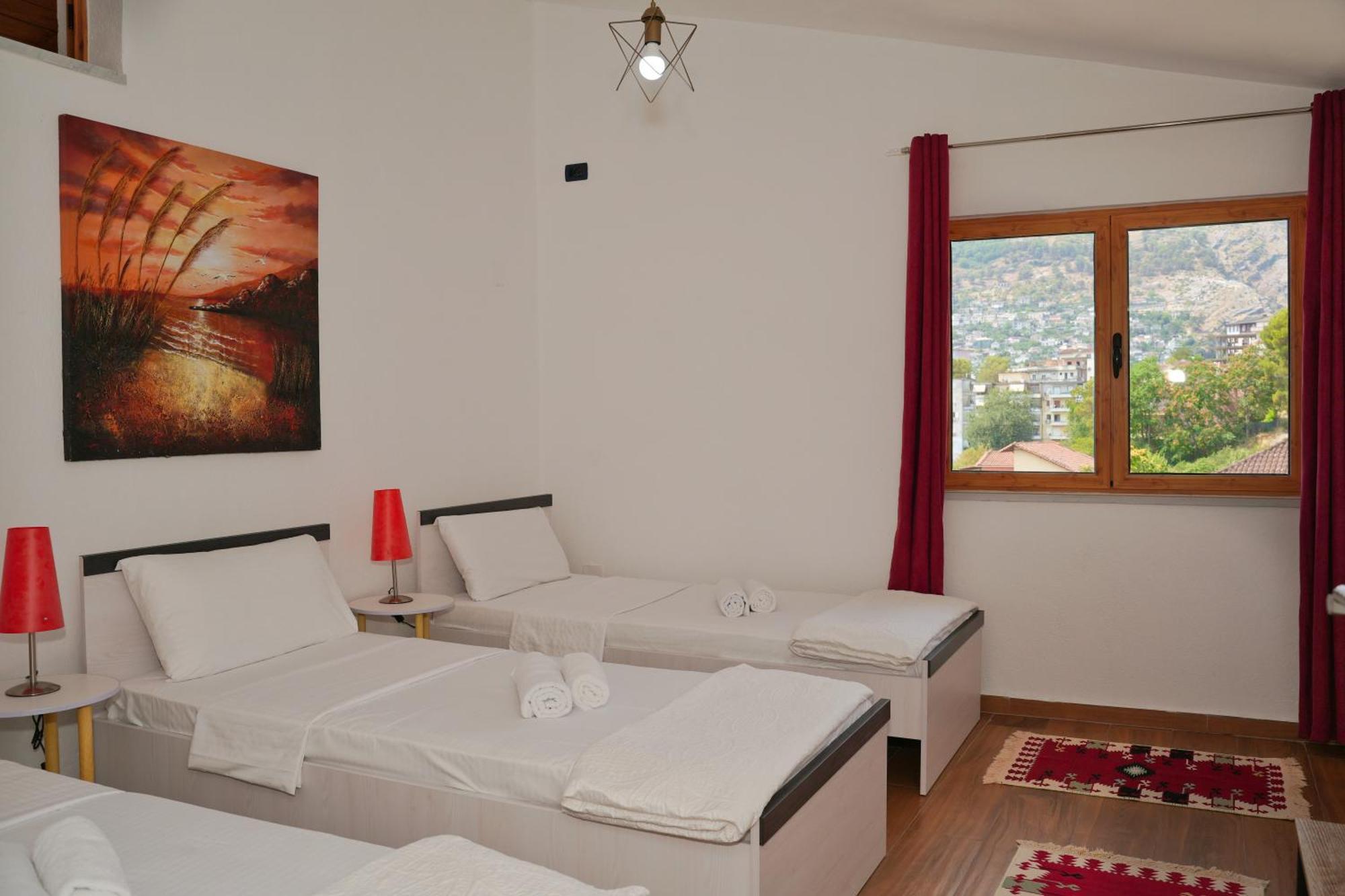 The View Rooms And Terrace Αργυρόκαστρο Εξωτερικό φωτογραφία